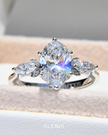 Anillo de Compromiso Sheyla con Diamante Corte Oval