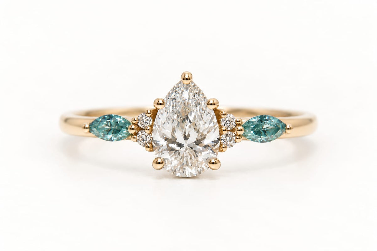 Anillo de Compromiso Alaya con Diamante Corte Pera