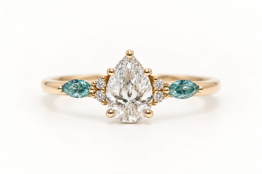 Anillo de Compromiso Alaya con Diamante Corte Pera