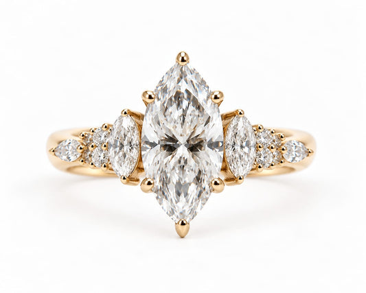 Anillo de Compromiso Seraphine con Diamante Marquise