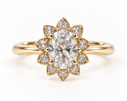 Anillo de Compromiso Mohsi con Diamante Corte Oval + Halo