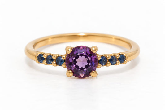 Anillo de Amatista y Zafiros
