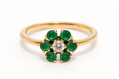 Anillo de Flor con Esmeraldas / Gema mes de Mayo