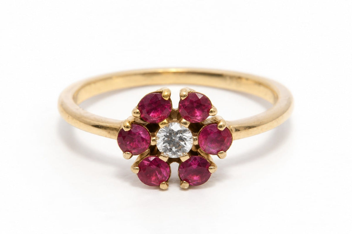 Anillo de Flor con Rubí / Gema mes de Julio
