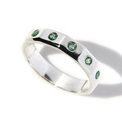 Anillo con Esmeraldas