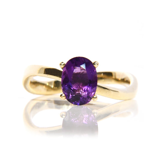 Anillo de Compromiso con Amatista Oval