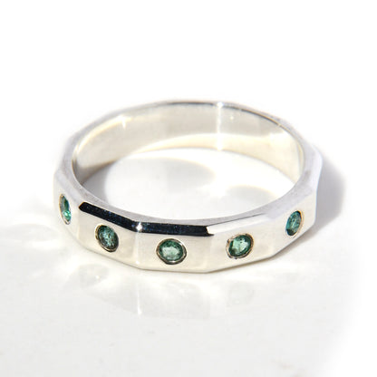 Anillo con Esmeraldas