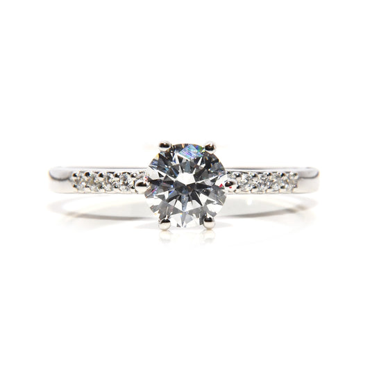 Anillo de Compromiso con Moissanita .80Cts y 10 Laterales