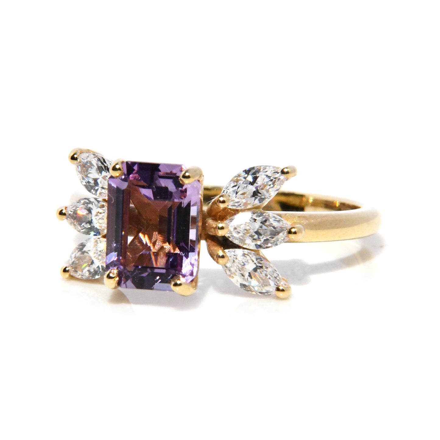 Anillo de Compromiso con Amatista 1.05Cts y Moissanitas 1.2Cts