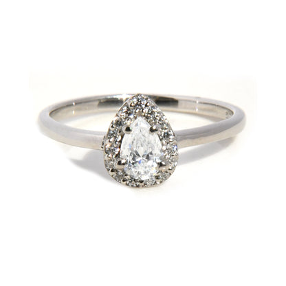 Anillo de Compromiso con Moissanita Corte Pera .50Cts y Halo