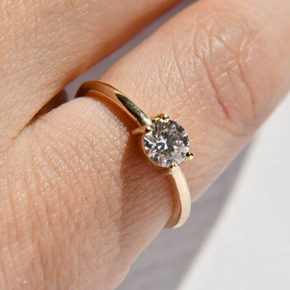 Anillo de Compromiso con Moissanita .50Cts