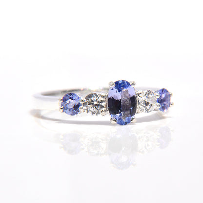 Anillo Sarai con Tanzanitas y Moissanitas