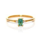 Anillo Aleida con Esmeralda y Diamantes / Gema Mes de Mayo - ALENNA JEWELS