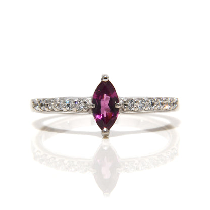 Anillo con Rodolita y 12 Diamantes