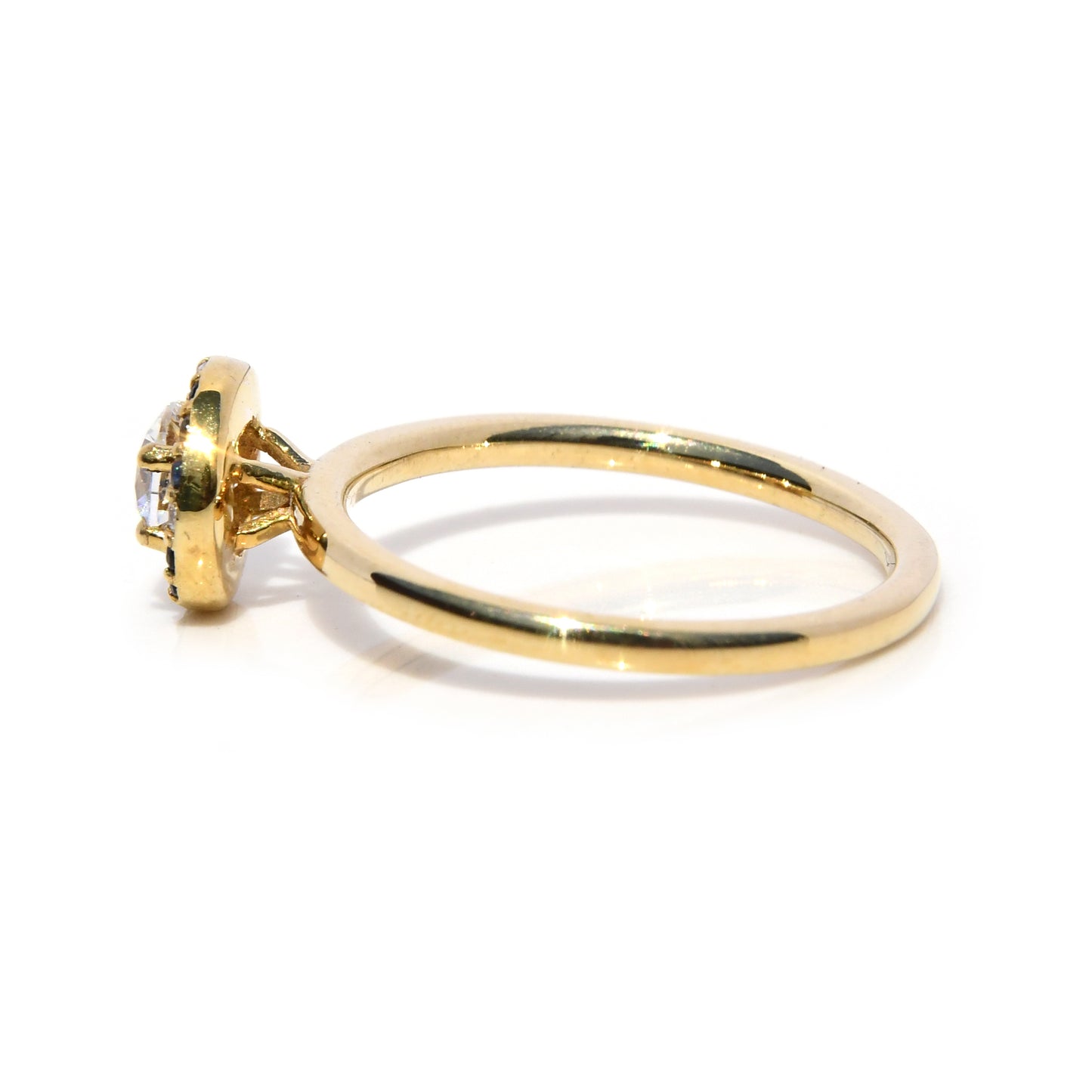 Anillo de Compromiso con Moissanita .50Cts y Halo