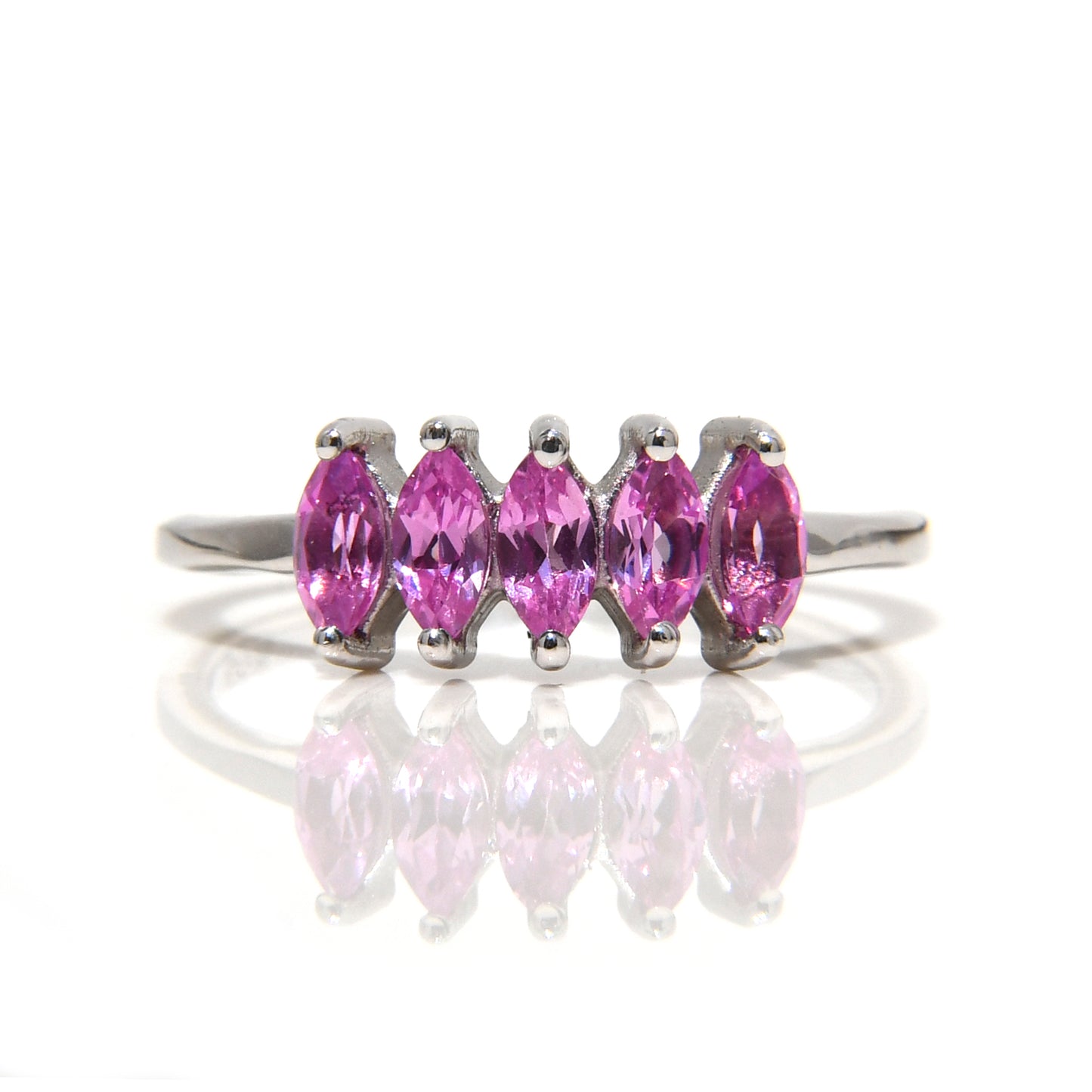 Anillo con Espinelas corte Marquise
