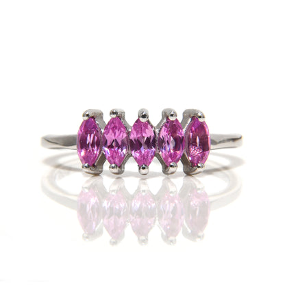 Anillo con Espinelas corte Marquise