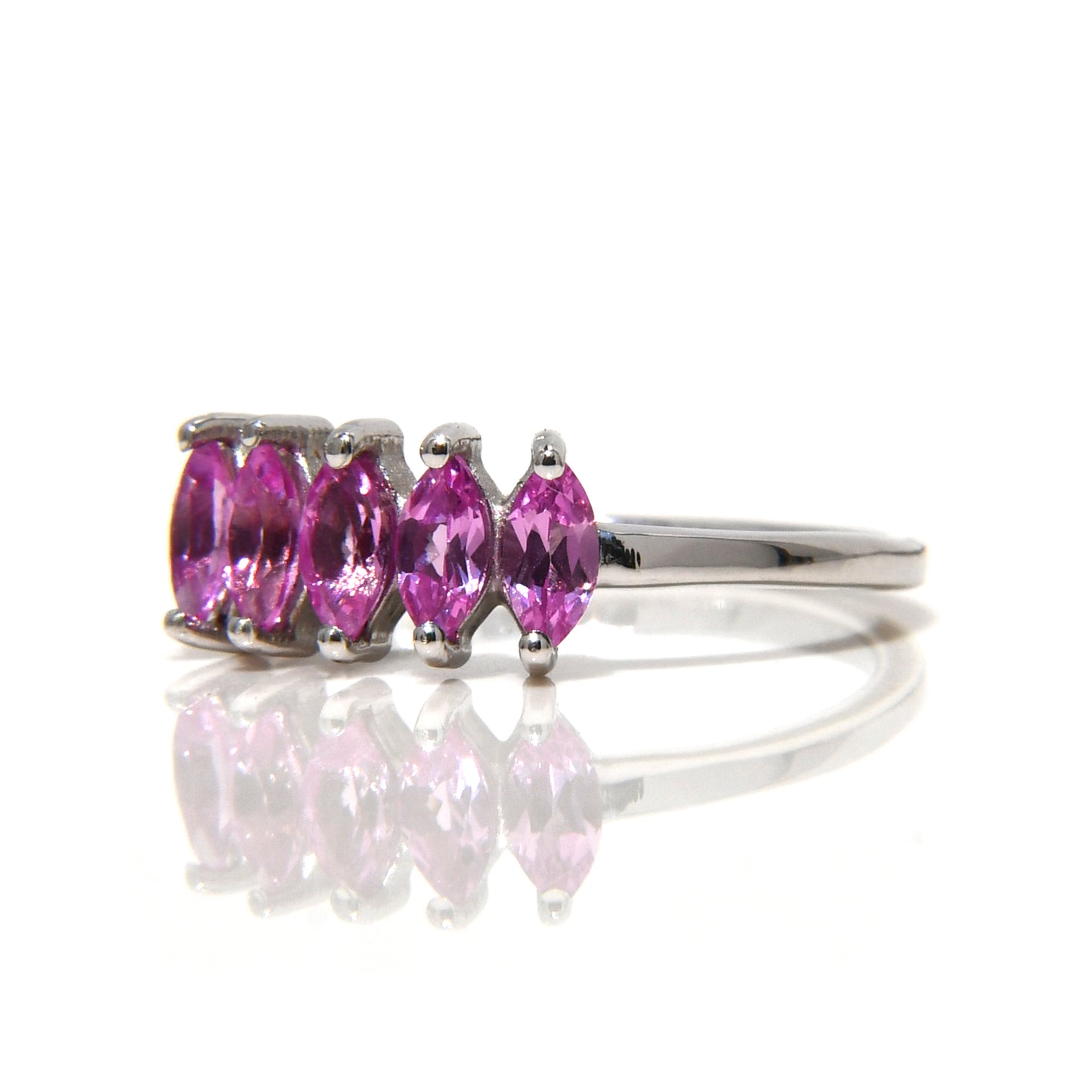 Anillo con Espinelas corte Marquise