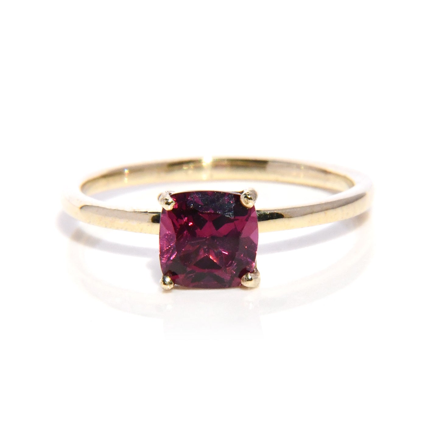 Anillo de Compromiso con Rodolita Cushion 1.2Cts