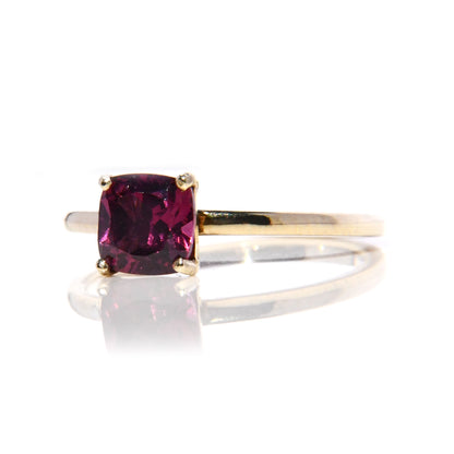 Anillo de Compromiso con Rodolita Cushion 1.2Cts