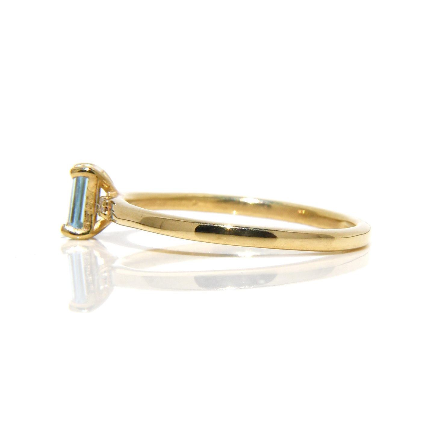 Anillo con Aguamarina y Diamantes / Gema Mes de Noviembre