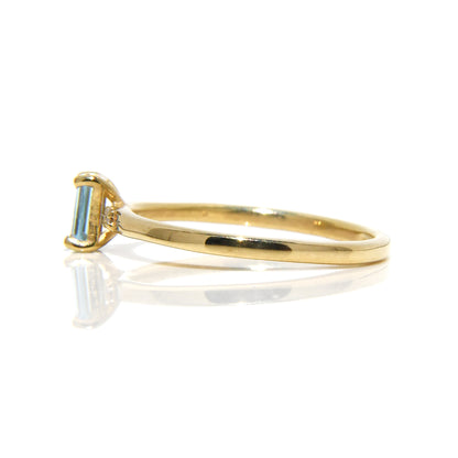 Anillo con Aguamarina y Diamantes / Gema Mes de Noviembre